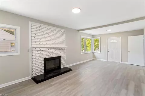 Living - 615 Dune St, Norfolk, VA 23503 photo 2 of 6