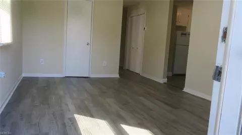Living - 122 Downes St, Hampton, VA 23663 photo 1 of 3