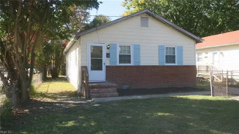 122 Downes St, Hampton, VA 23663
