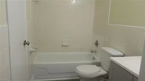 Bath - 122 Downes St, Hampton, VA 23663 photo 1 of 2