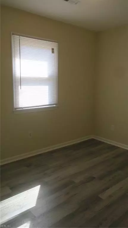 Bedroom - 122 Downes St, Hampton, VA 23663 photo 2 of 4