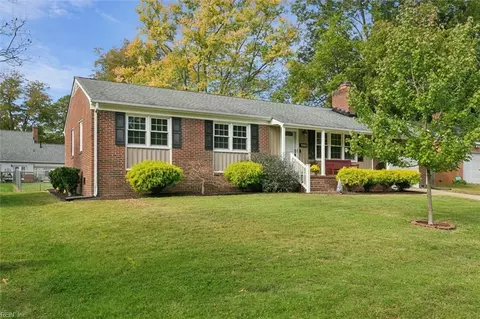 6 Elowro Rd, Newport News, VA 23602