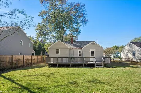 Exterior - 6422 Devonshire Rd, Norfolk, VA 23513 photo 4 of 7
