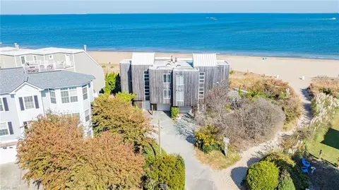 3753 Dupont Cir, Virginia Beach, VA 23455