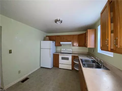 237 Holladay St, Suffolk, VA 23434 photo 17