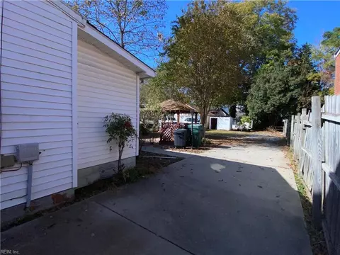 237 Holladay St, Suffolk, VA 23434 photo 36