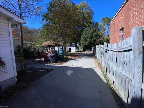 237 Holladay St, Suffolk, VA 23434 photo 27