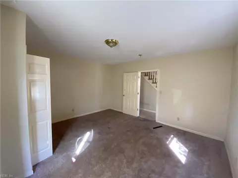 237 Holladay St, Suffolk, VA 23434 photo 6