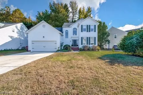 1022 New Mill Dr, Chesapeake, VA 23322