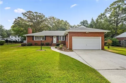 210 Anne Burras Ln, Newport News, VA 23606