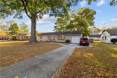 2423 Bugle Dr W, Chesapeake, VA 23321