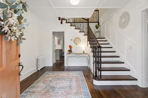 Entry Way - 621 Pace St, Franklin, VA 23851 photo 1 of 8