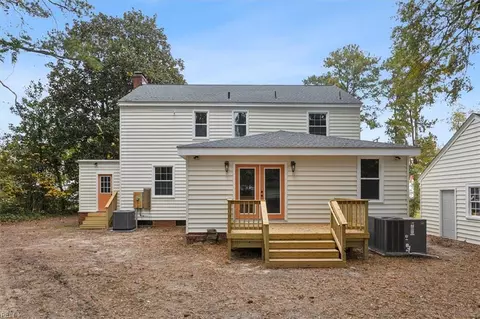 Exterior - 621 Pace St, Franklin, VA 23851 photo 9 of 10