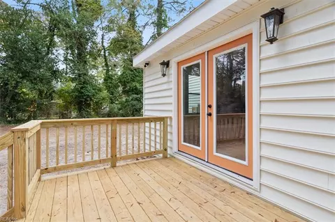 Exterior - 621 Pace St, Franklin, VA 23851 photo 3 of 10