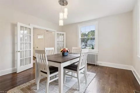 Dining - 621 Pace St, Franklin, VA 23851 photo 3 of 4