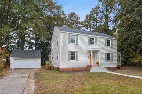 Exterior - 621 Pace St, Franklin, VA 23851 photo 2 of 10