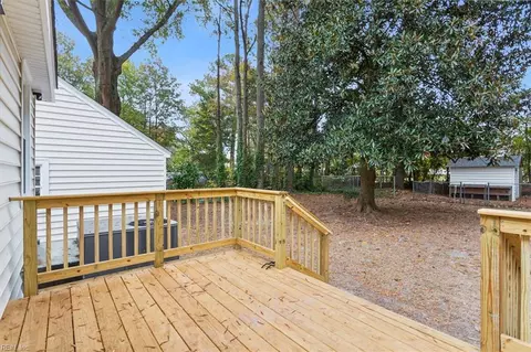 Exterior - 621 Pace St, Franklin, VA 23851 photo 4 of 10