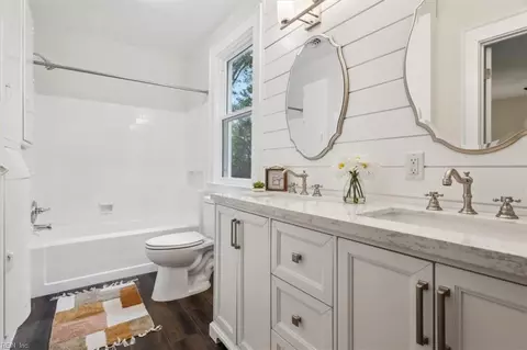 Bath - 621 Pace St, Franklin, VA 23851 photo 2 of 2