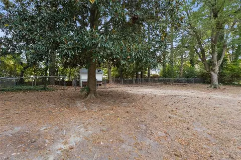 Exterior - 621 Pace St, Franklin, VA 23851 photo 5 of 10