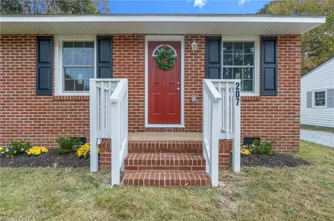207 S College Dr, Franklin, VA 23851