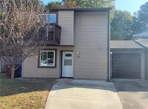 10 Glouchester Cir, Chesapeake, VA 23320