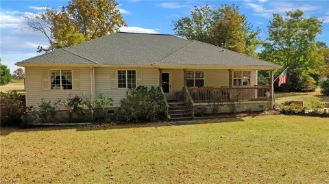 6488 Knotts Island Rd, Virginia Beach, VA 23457