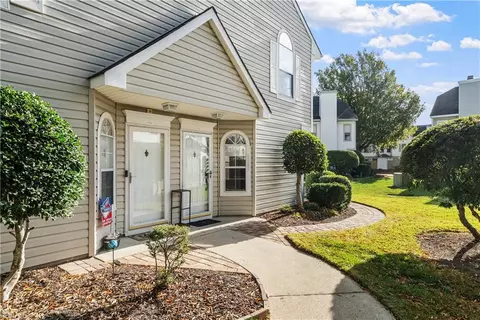 1745 Pattington Cir, Virginia Beach, VA 23454
