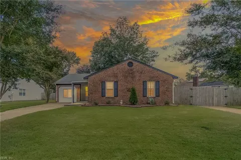 1125 Confederate Cres, Virginia Beach, VA 23453