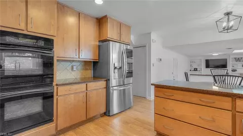 Kitchen - 1787 Carriage Dr, Hampton, VA 23664 photo 3 of 5