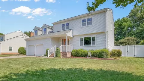 Exterior - 1787 Carriage Dr, Hampton, VA 23664 photo 2 of 7
