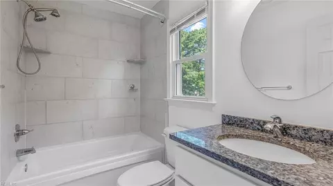 Bath - 1787 Carriage Dr, Hampton, VA 23664 photo 3 of 4