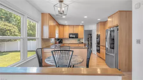 Kitchen - 1787 Carriage Dr, Hampton, VA 23664 photo 5 of 5