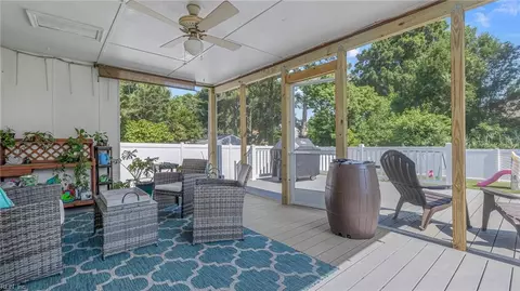 Exterior - 1787 Carriage Dr, Hampton, VA 23664 photo 3 of 7