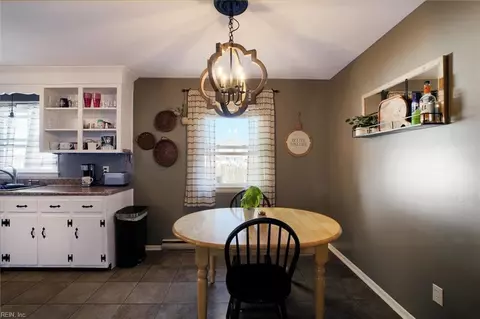 Dining - 100 Londonshire Ter, Hampton, VA 23666 photo 1 of 1