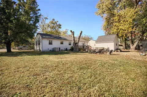 Exterior - 100 Londonshire Ter, Hampton, VA 23666 photo 5 of 6