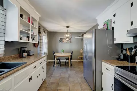 Kitchen - 100 Londonshire Ter, Hampton, VA 23666 photo 1 of 3