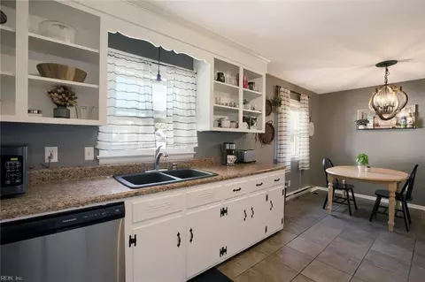 Kitchen - 100 Londonshire Ter, Hampton, VA 23666 photo 3 of 3