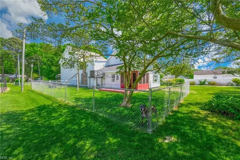 Exterior - 26 Routten Rd, Hampton, VA 23664 photo 7 of 10