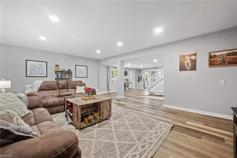 Entry Way - 26 Routten Rd, Hampton, VA 23664 photo 4 of 6