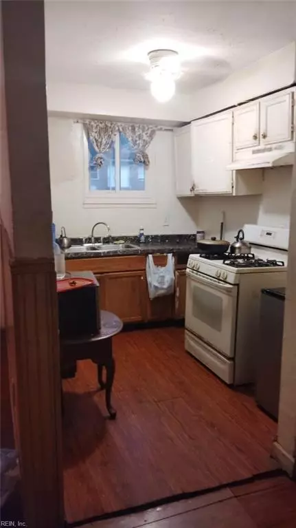 1249 Hanson Ave, Norfolk, VA 23504 photo 2