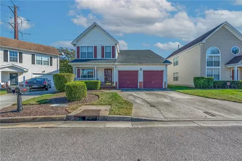2109 Holly Berry Ln, Chesapeake, VA 23325
