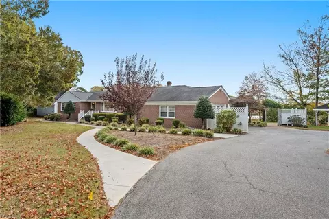 2933 Harbor Rd, Suffolk, VA 23435