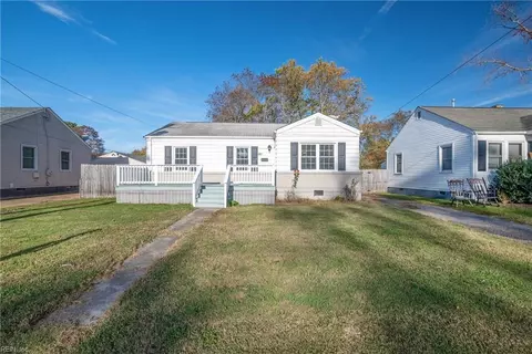 302 Maney Dr, Newport News, VA 23605
