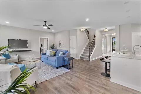 625 Ackerman Ln, Chesapeake, VA 23320 photo 3