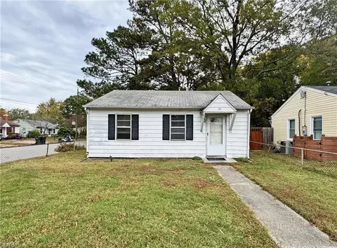49 Phelps Cir, Hampton, VA 23663