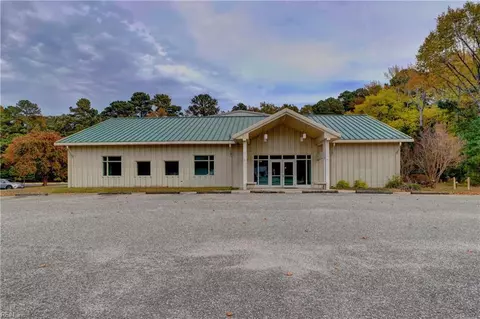 498 Church St, Mathews, VA 23109