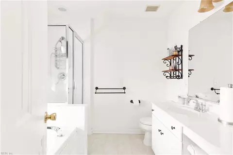 Bath - 3011 Hogan Way, Suffolk, VA 23435 photo 1 of 3