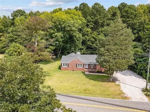 1822 Head Of River Rd, Chesapeake, VA 23322