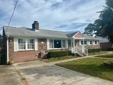 Exterior - 7 Seaview Dr, Hampton, VA 23664 photo 2 of 3