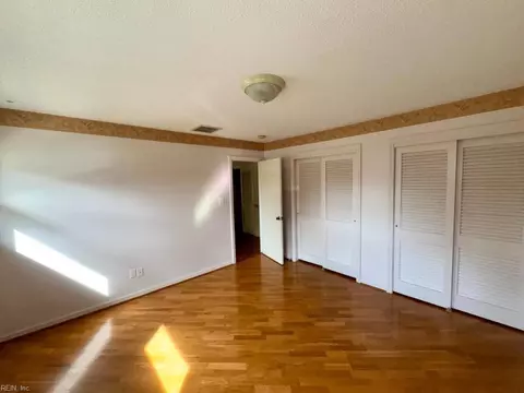 Bedroom - 7 Seaview Dr, Hampton, VA 23664 photo 2 of 4